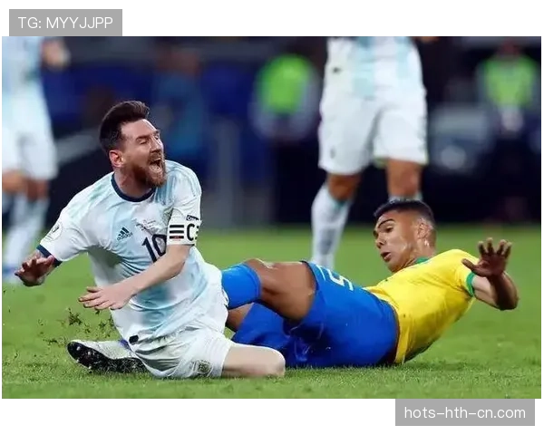 点球击中门框后球出界，裁判如何判罚规则全解析